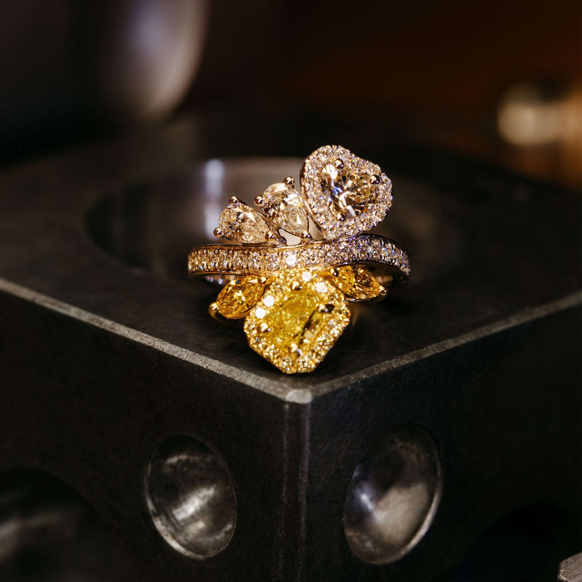 Toi-et-Moi Canary Diamond Gold Ring