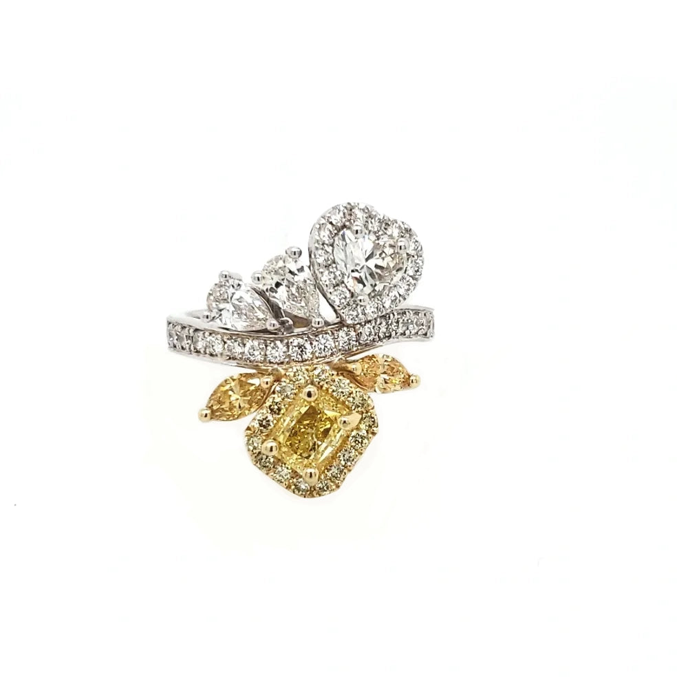 Toi-et-Moi Canary Diamond Gold Ring on a white background