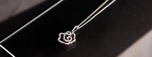 Box chain necklace showcasing its square-shaped links and durable style.