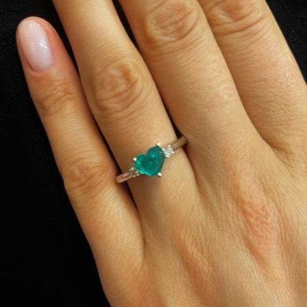 Colombian Heart Shape Emerald Gold Ring